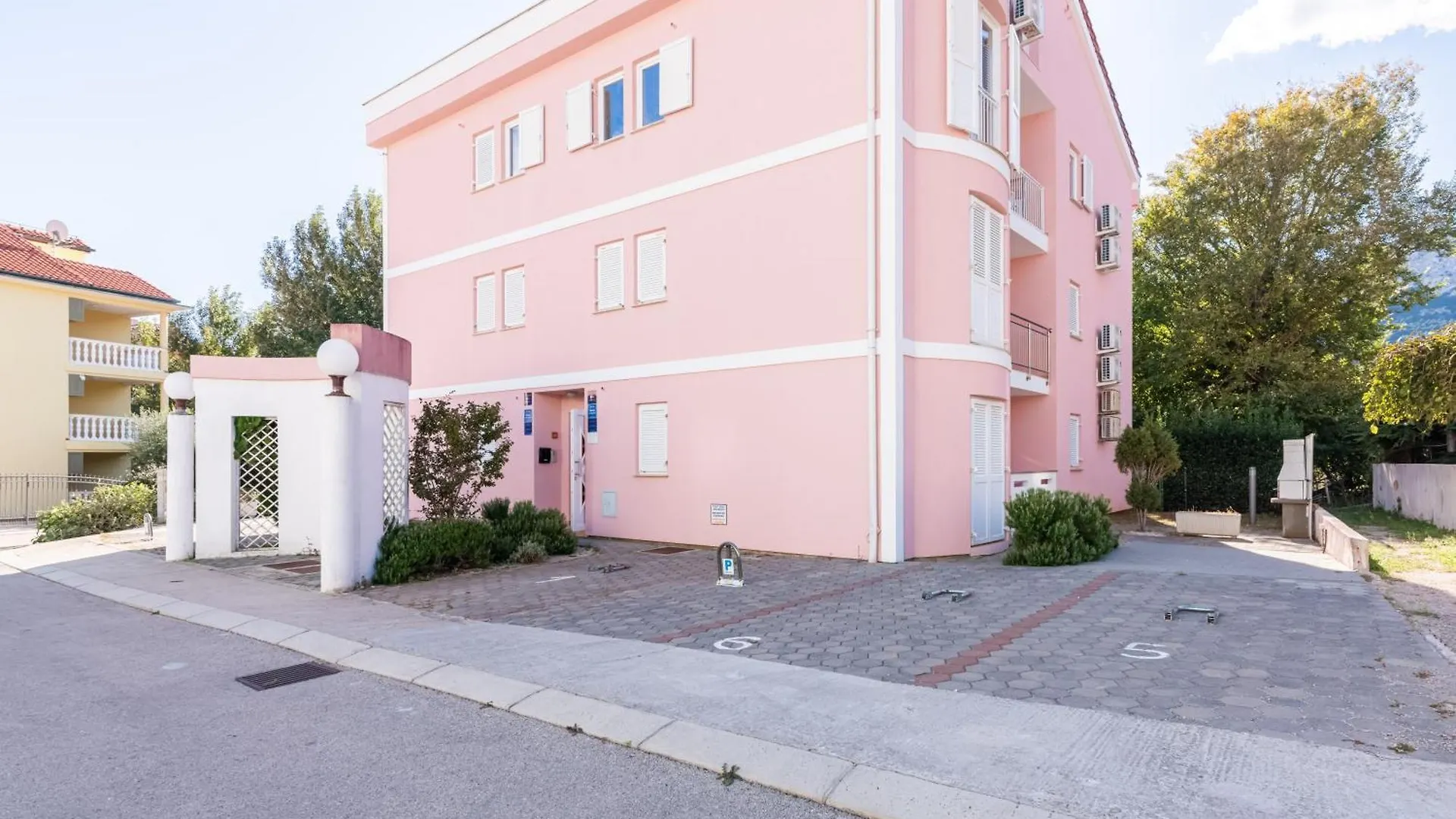 Apartments Lovorka Baska  Croatia