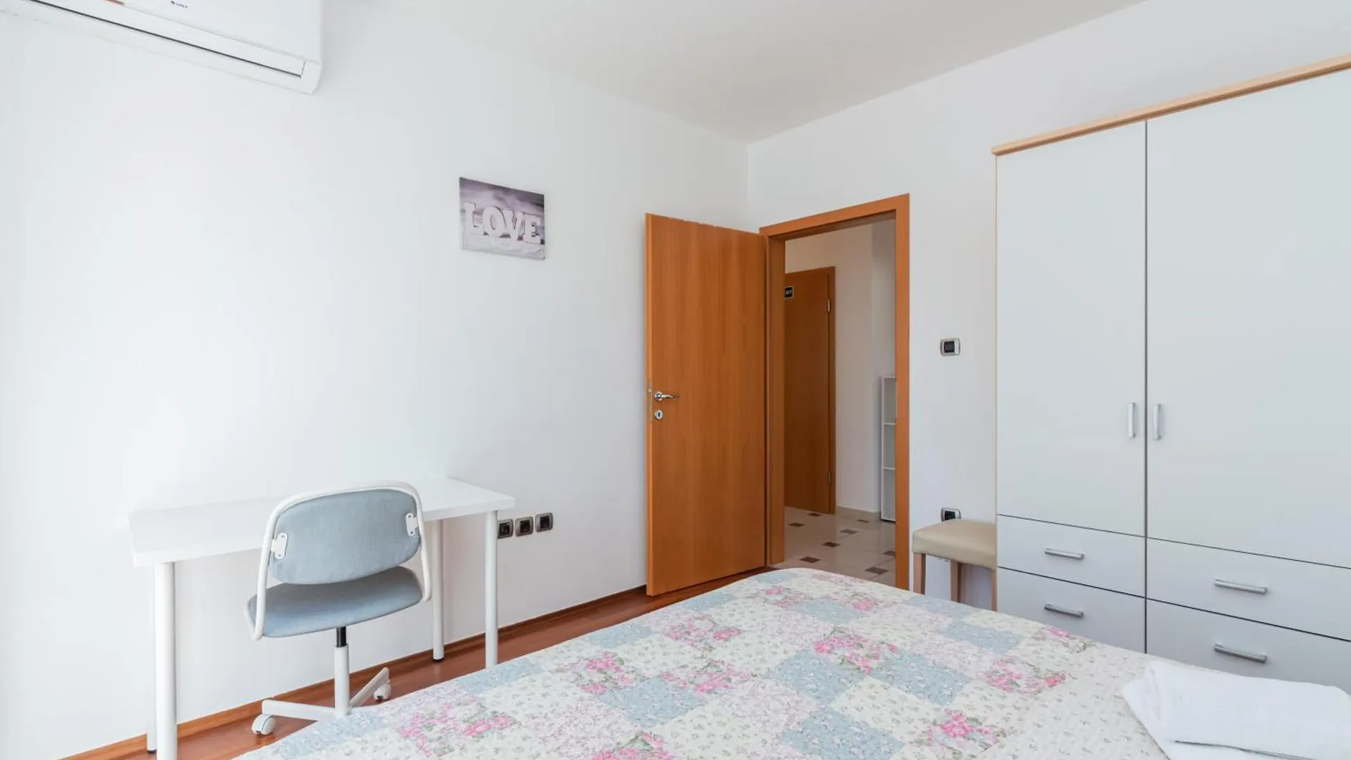 Apartments Lovorka Baska