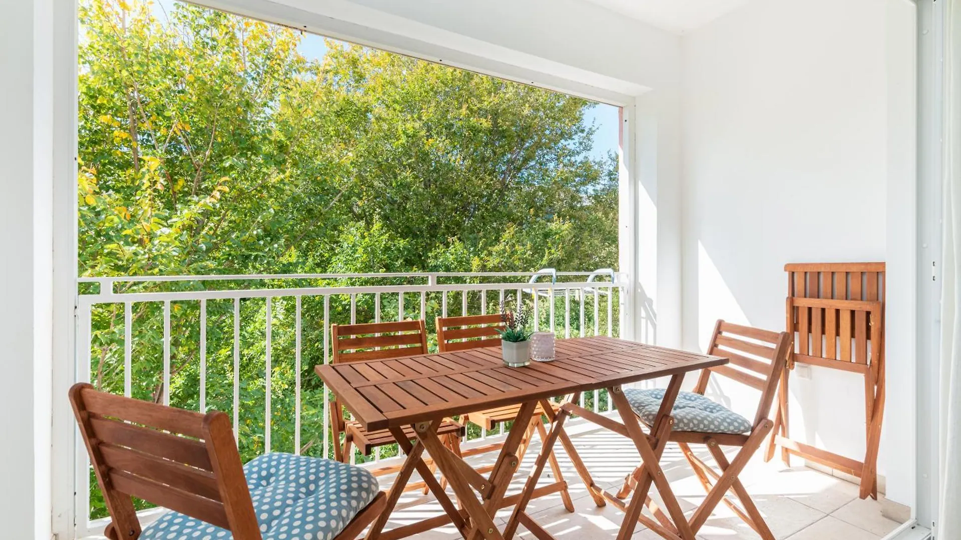 Apartments Lovorka Baska  Croatia