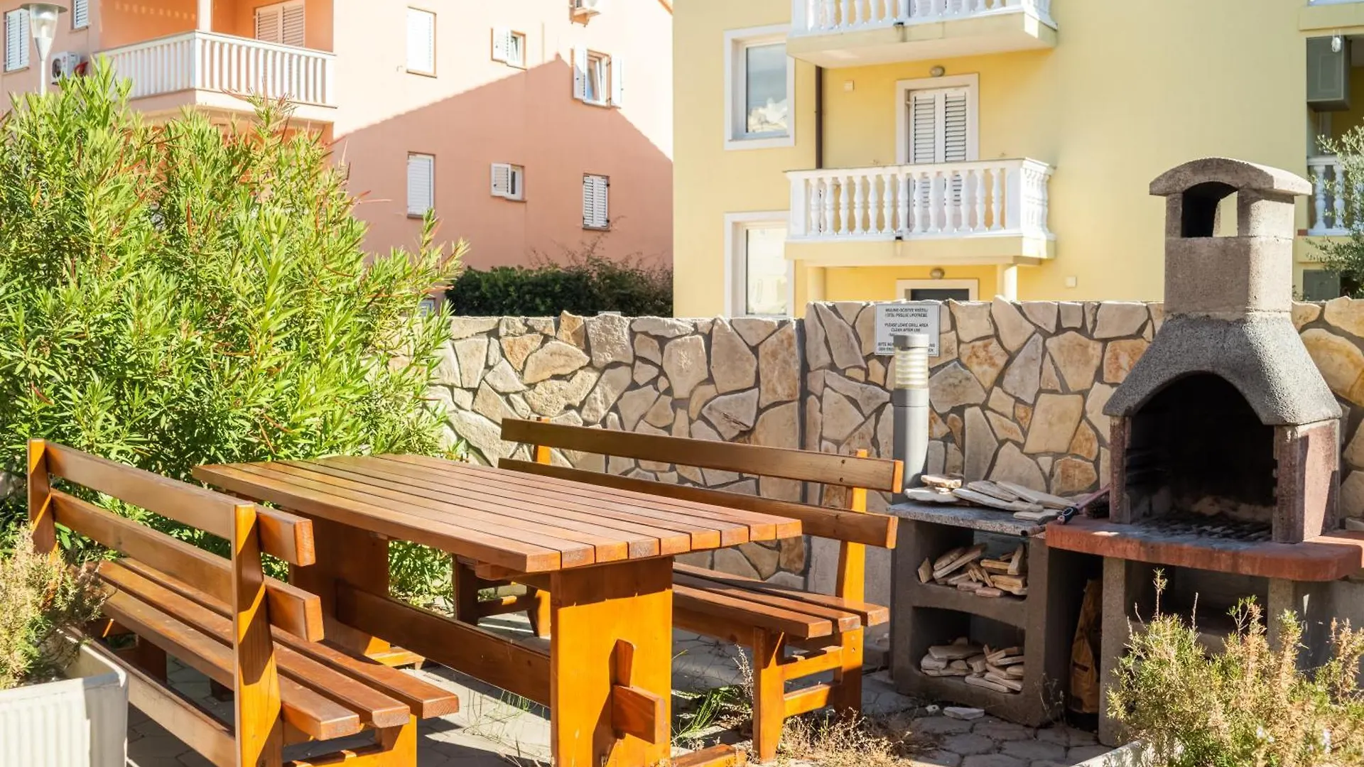 Apartments Lovorka Baška
